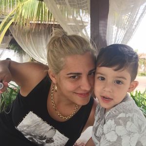 Meet your Posher, Sandrita carlos