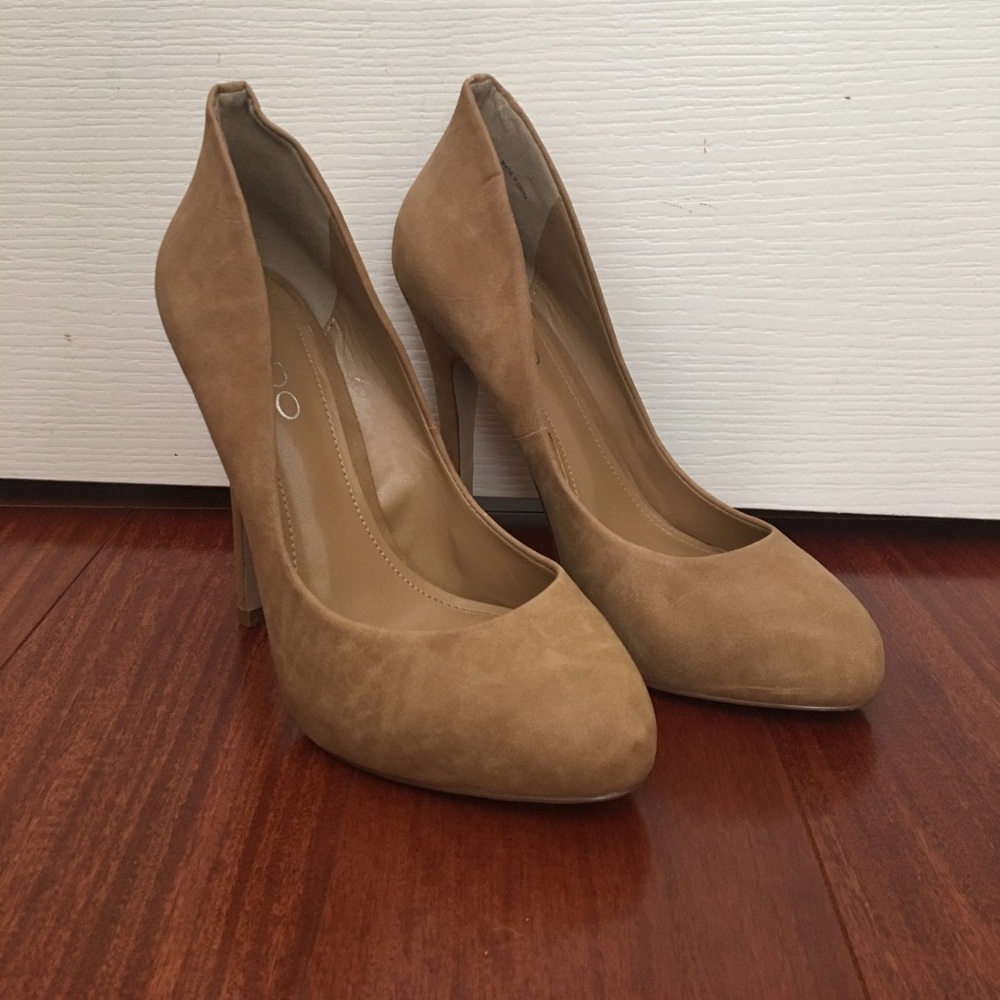 Aldo GUILLEREAULT Suede Pumps in Camel 36