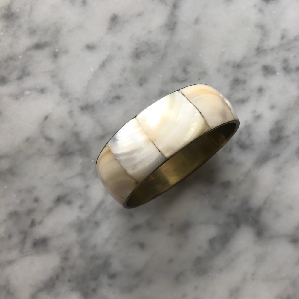 American Eagle Shell mother of pearl bracelet