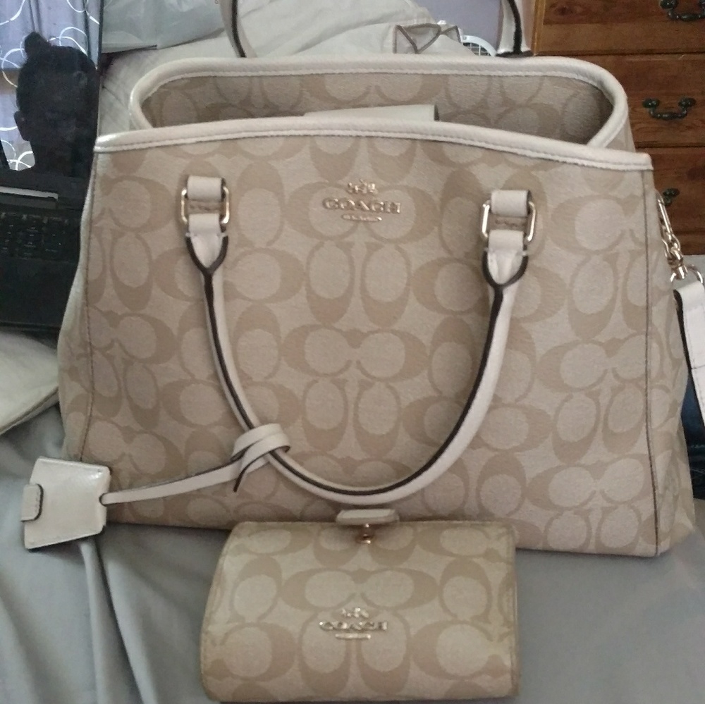 Coach purse and wallet