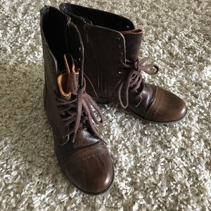 TROOPA Boots•STEVE MADDEN•Brown•size 5.5