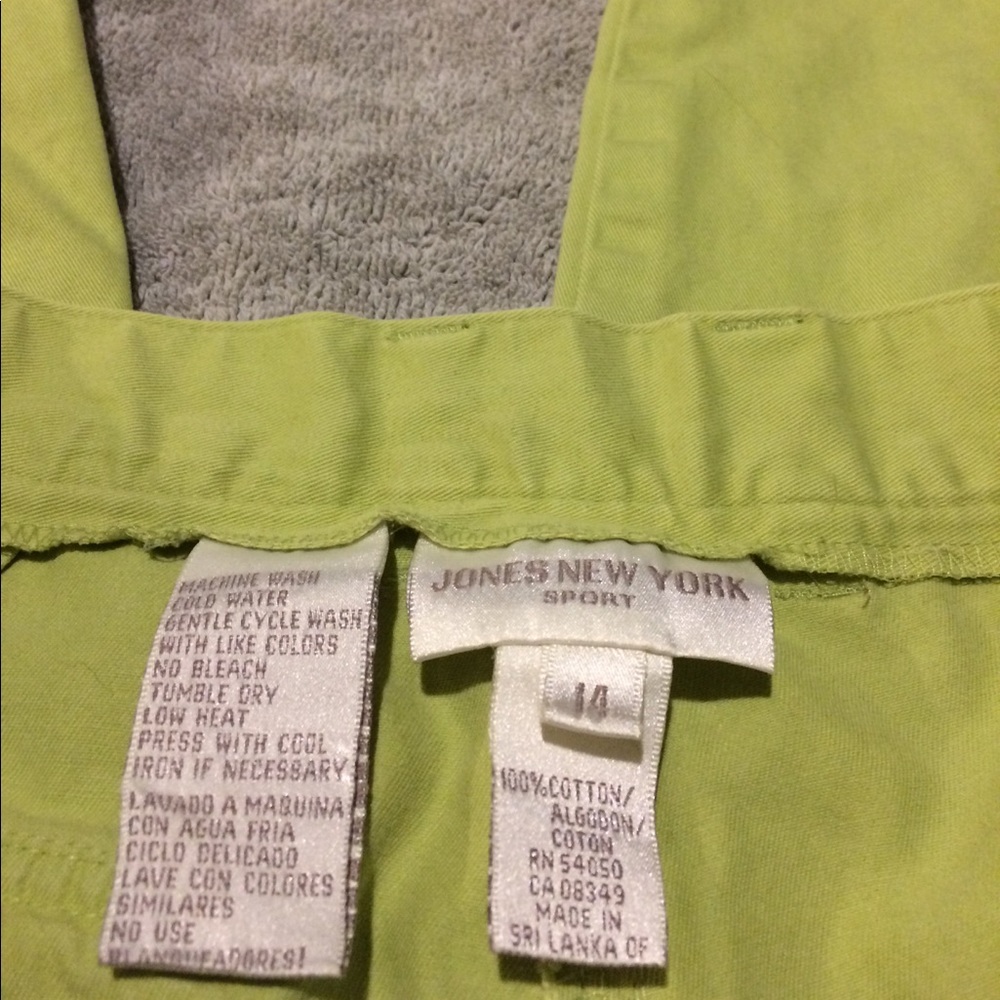 Capris - Picture 2 of 3