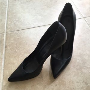 Gucci black pumps, 3 1/2" heel, gently worn