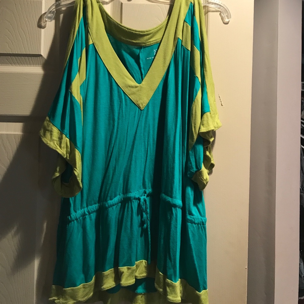 NY&C XL turquoise and green open shoulder shirt