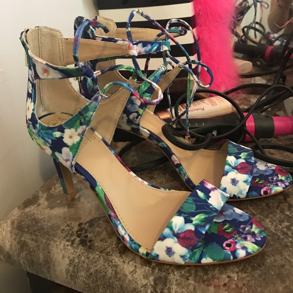 Vince Camuto heels