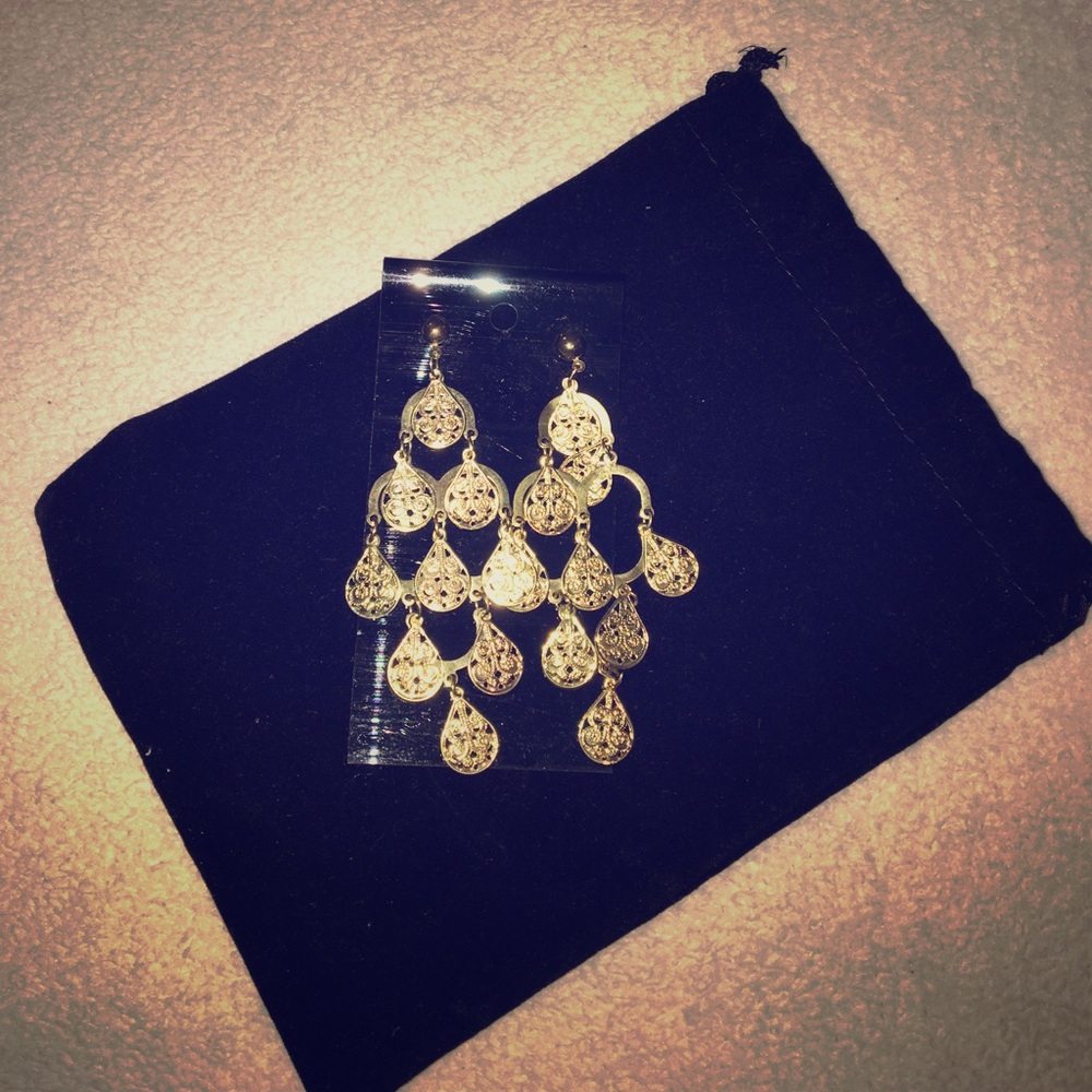 Gold dangle earrings
