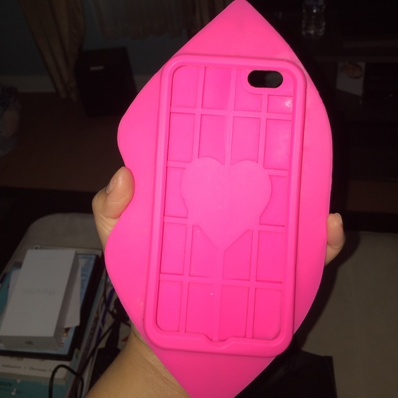 PINK iPhone 6/6s Lips Case - Picture 3 of 5