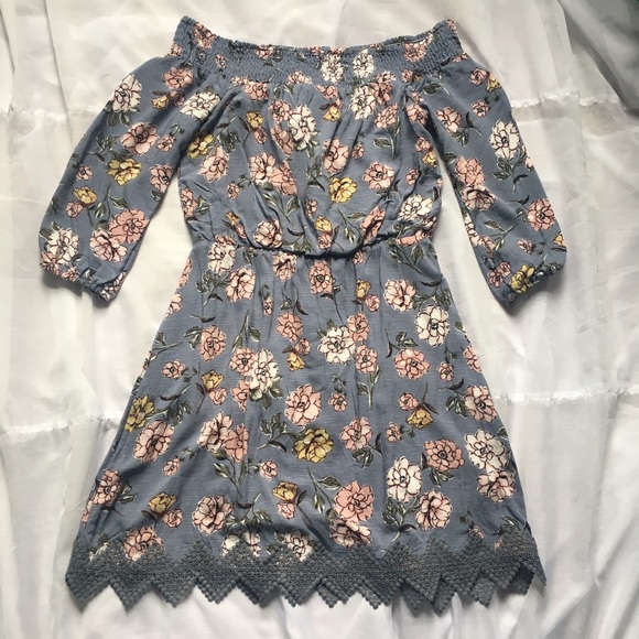 American Eagle Outfitters Dresses & Skirts - Floral Off the Shoulder Dress