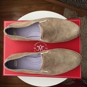 Gold slip-on sneaker