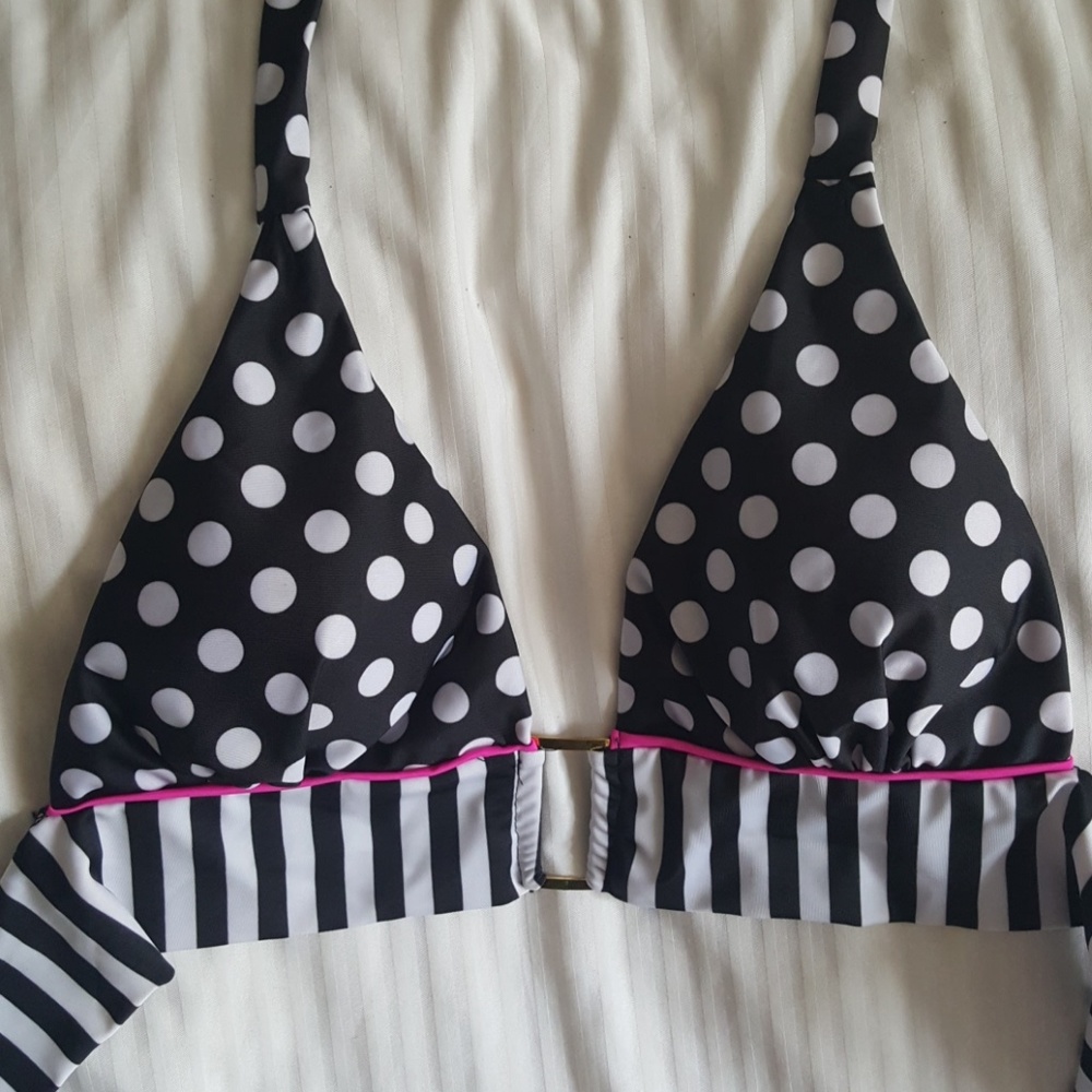 Bikini - Picture 3 of 5