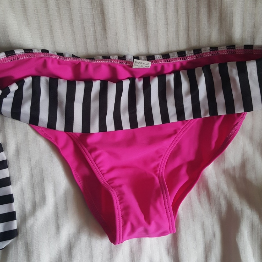 Bikini - Picture 4 of 5