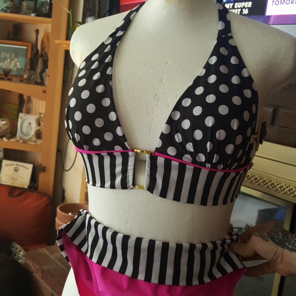 Bikini - Picture 5 of 5