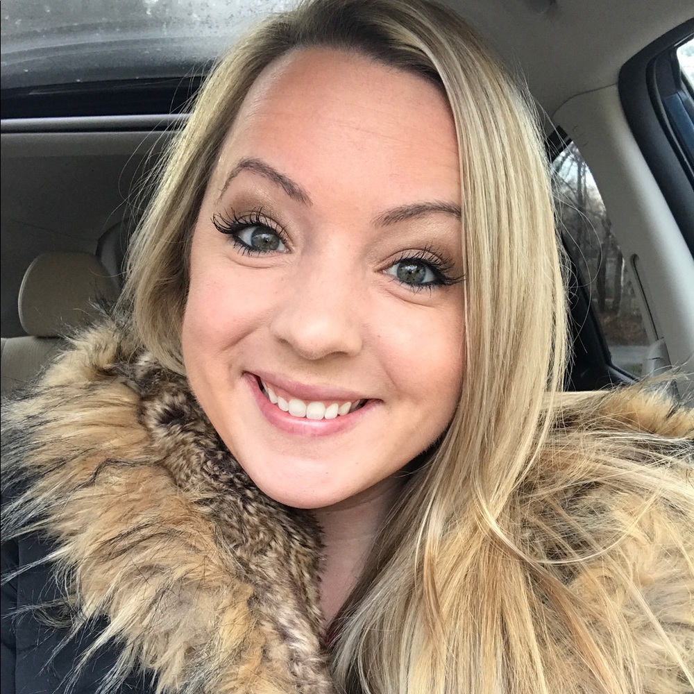 Meet your Posher, Caitlin