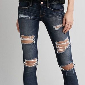 American eagle skindigo ripped jeans