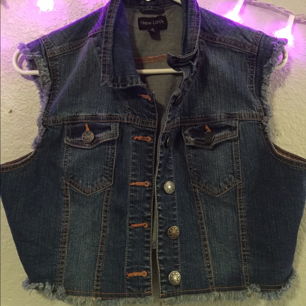 TRENDY frayed denim jean vest!