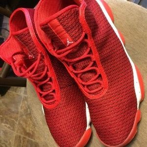 New Jordan horizon shoes