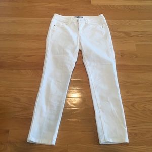 NEVER WORN White jean capris