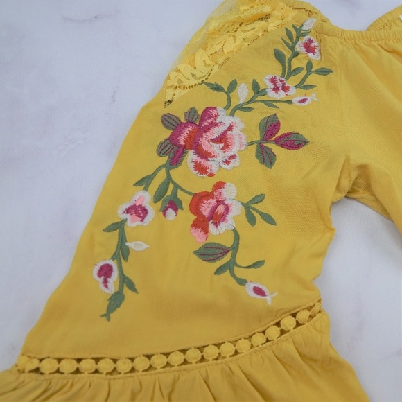 Bell sleeve floral off shoulder top  honey yellow - Picture 6 of 6