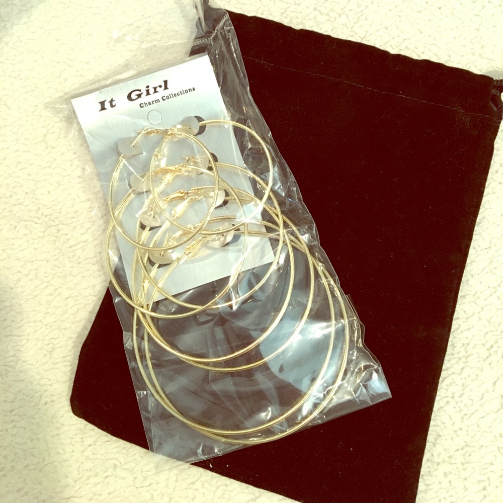Hoop earrings gold