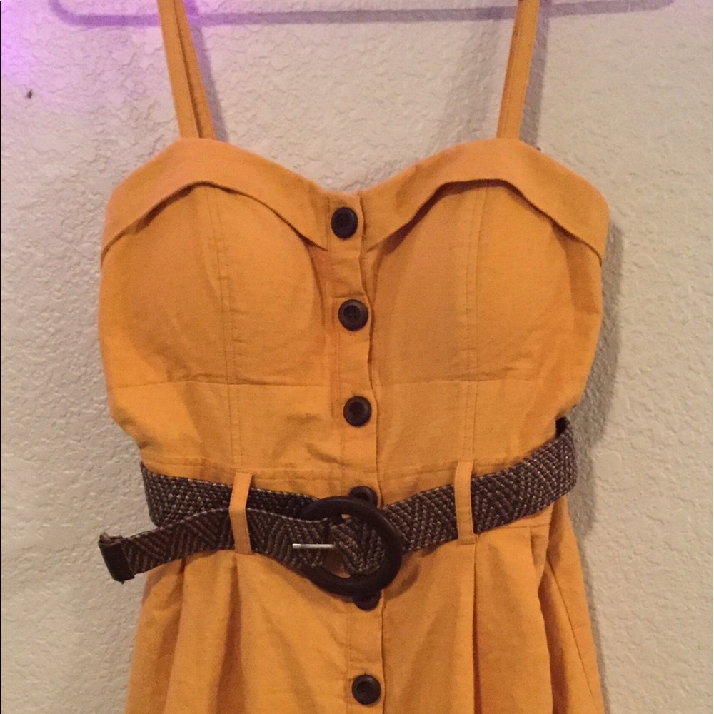 TRENDY yellow summer dress!