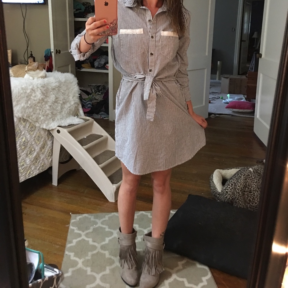 🤗 Blue/White Pinstripe dress 🤗