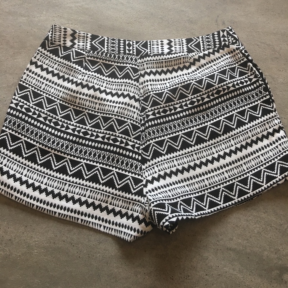 Black & White Triple Shorts - Picture 2 of 6