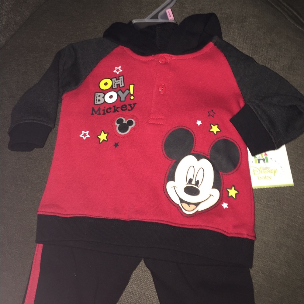 **NWT** 2piece Disney Sweatpant Set (0-3)