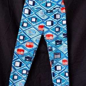Super fun retro radio and TV print leggings