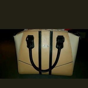 Guess hand bag new