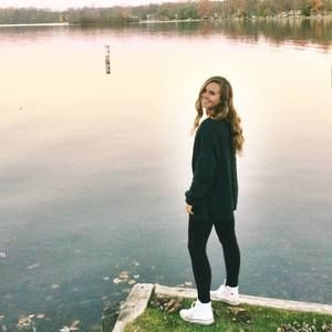 Meet your Posher, Natalie