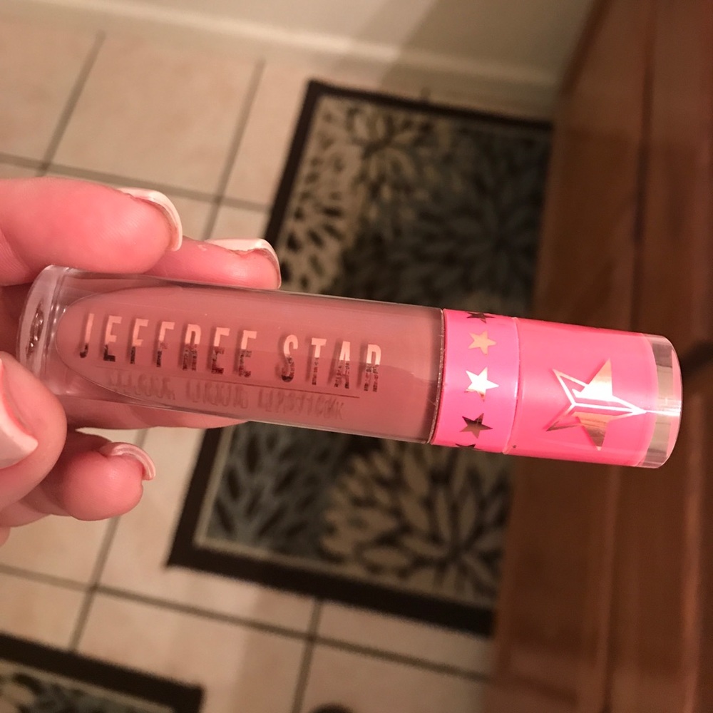 Jeffree Star liquid lipstick "Androgyny"