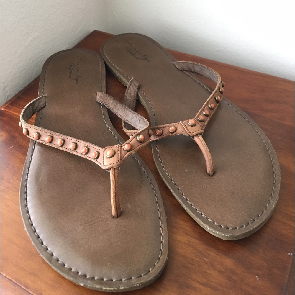 American Eagle size 8 flip flops