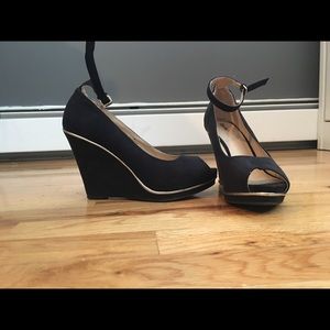 High open top black shoe