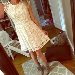 Cream colored dress 😘