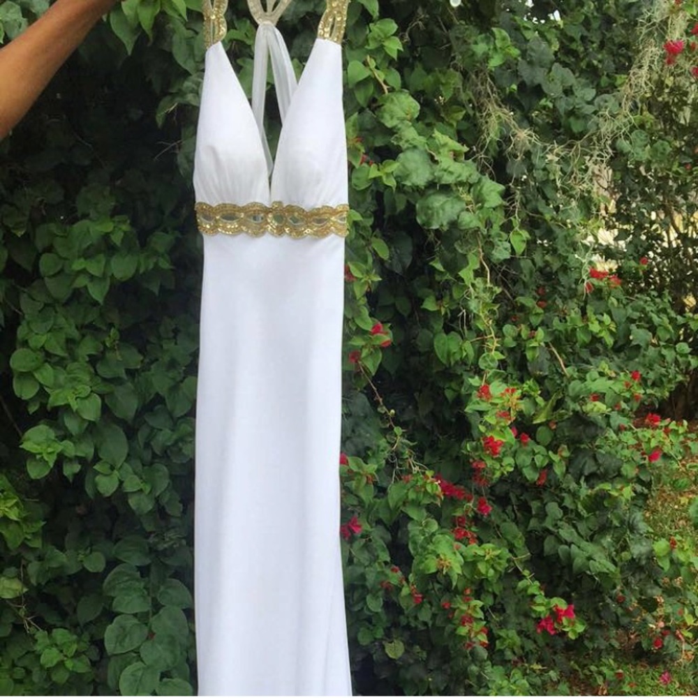 FAVIANA white gown