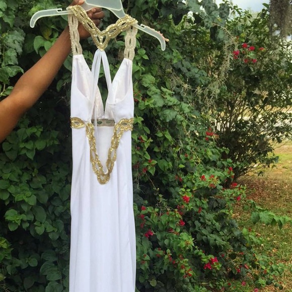 FAVIANA white gown - Picture 2 of 4