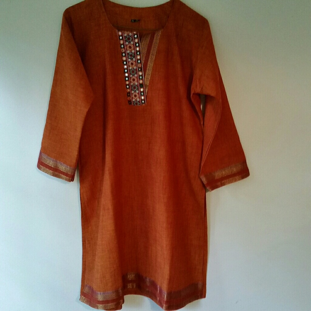 Tunic - Picture 2 of 8