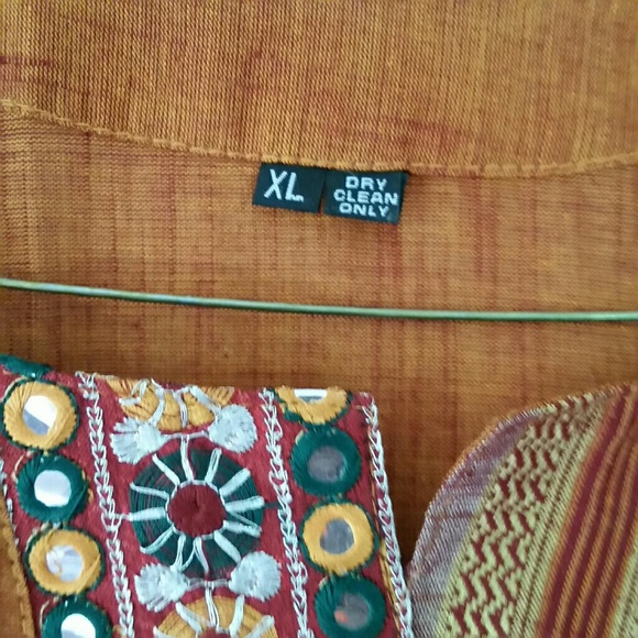 Tunic - Picture 3 of 8