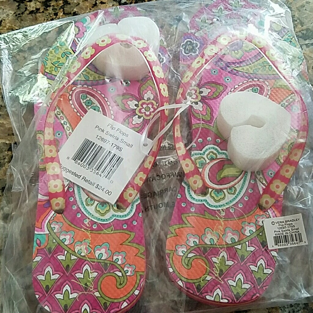 Vera Bradly Flip Flops NEW size small (5-6)