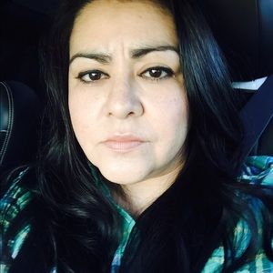 Meet your Posher, Desiree