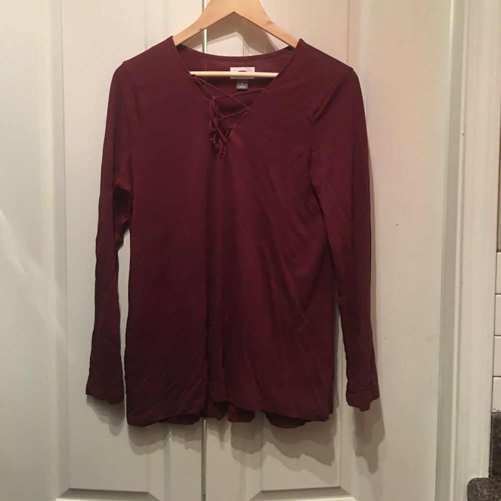 Old Navy Long-Sleeved Burgundy Laced Front Top