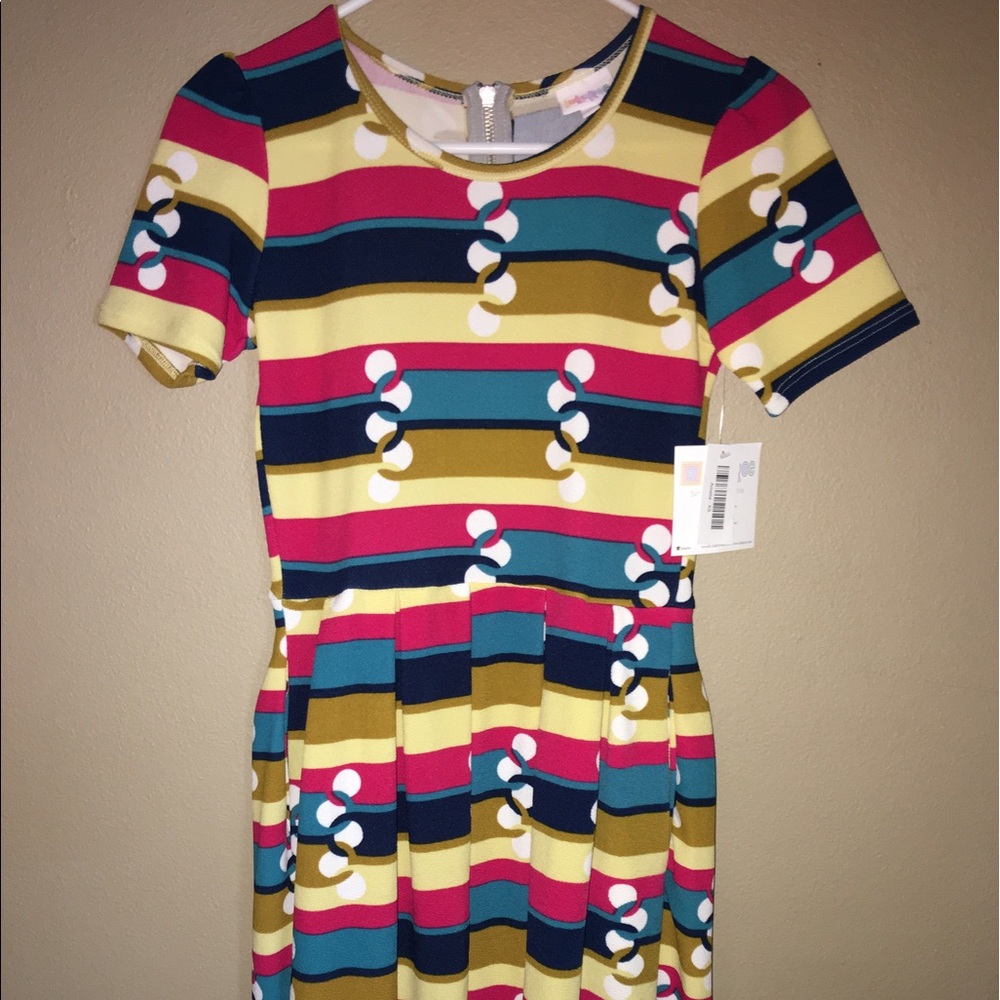 NWT LulaRoe Amelia XS dress