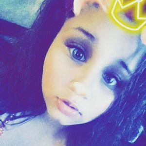 Meet your Posher, Iola