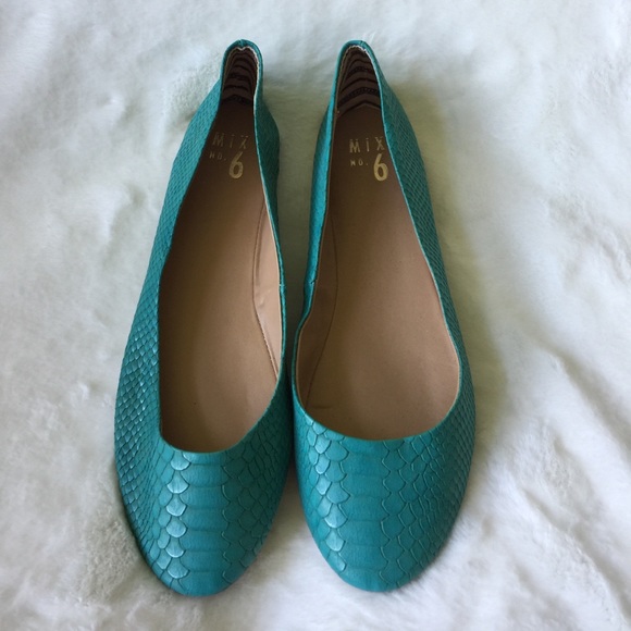 Mix No 6 Shoes - NWOT turquoise snakeskin flats