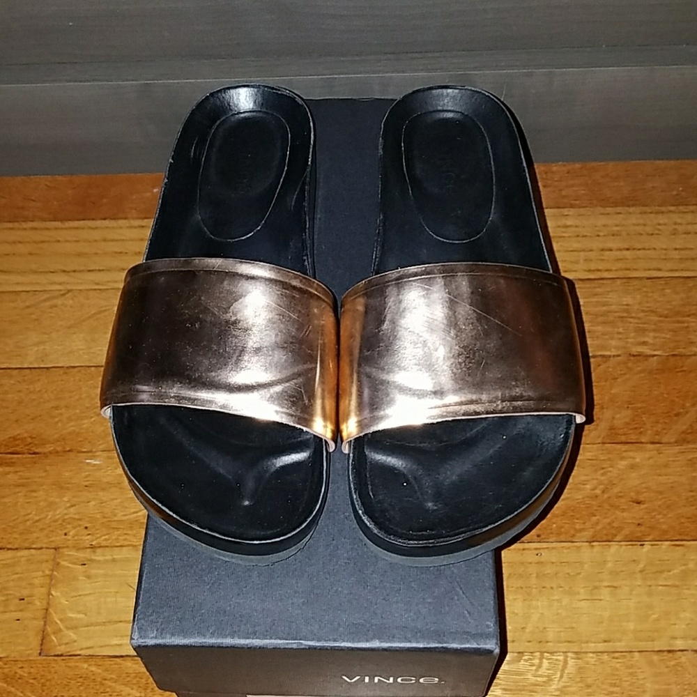 Like new!! Vince Rose gold Olivia slide