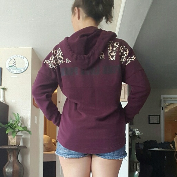 HTF* vs pink maroon cheetah tunic - Picture 2 of 8