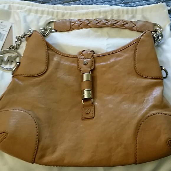 Michael MK Adorable Peanut Med/small Leather Bag!! - Picture 6 of 8