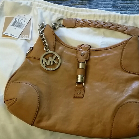 Michael MK Adorable Peanut Med/small Leather Bag!! - Picture 7 of 8