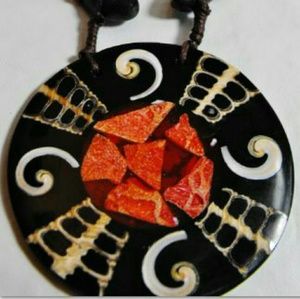 Natural Boho Necklace with Shell inlay