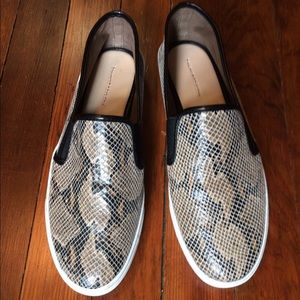 NWOT banana republic reptile slide-ons